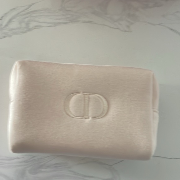 💯 NEW authentic DIOR pouch - Picture 3 of 5